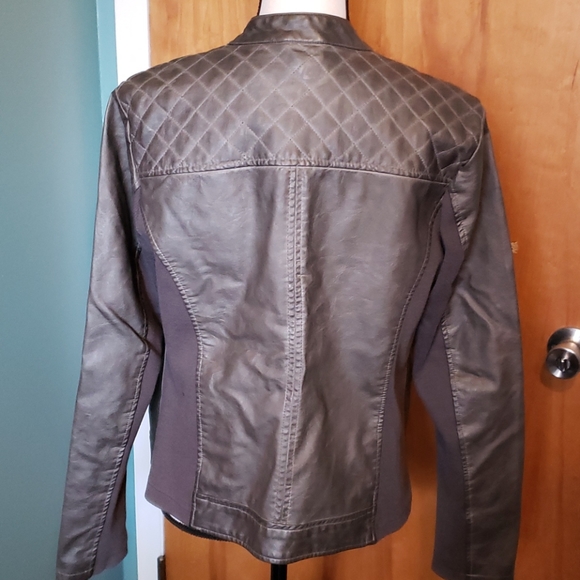 Faux leather jacket - Picture 2 of 3